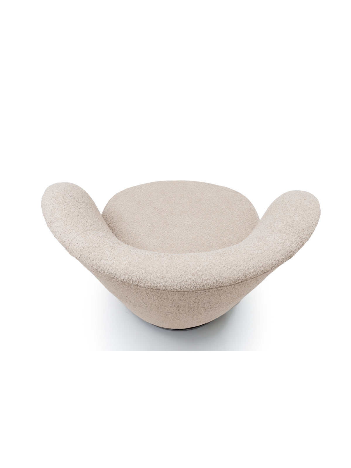 Beige boucle Catch Me 02 anyagú Cocoon forgatható kényelmi fotel világos háttérrel