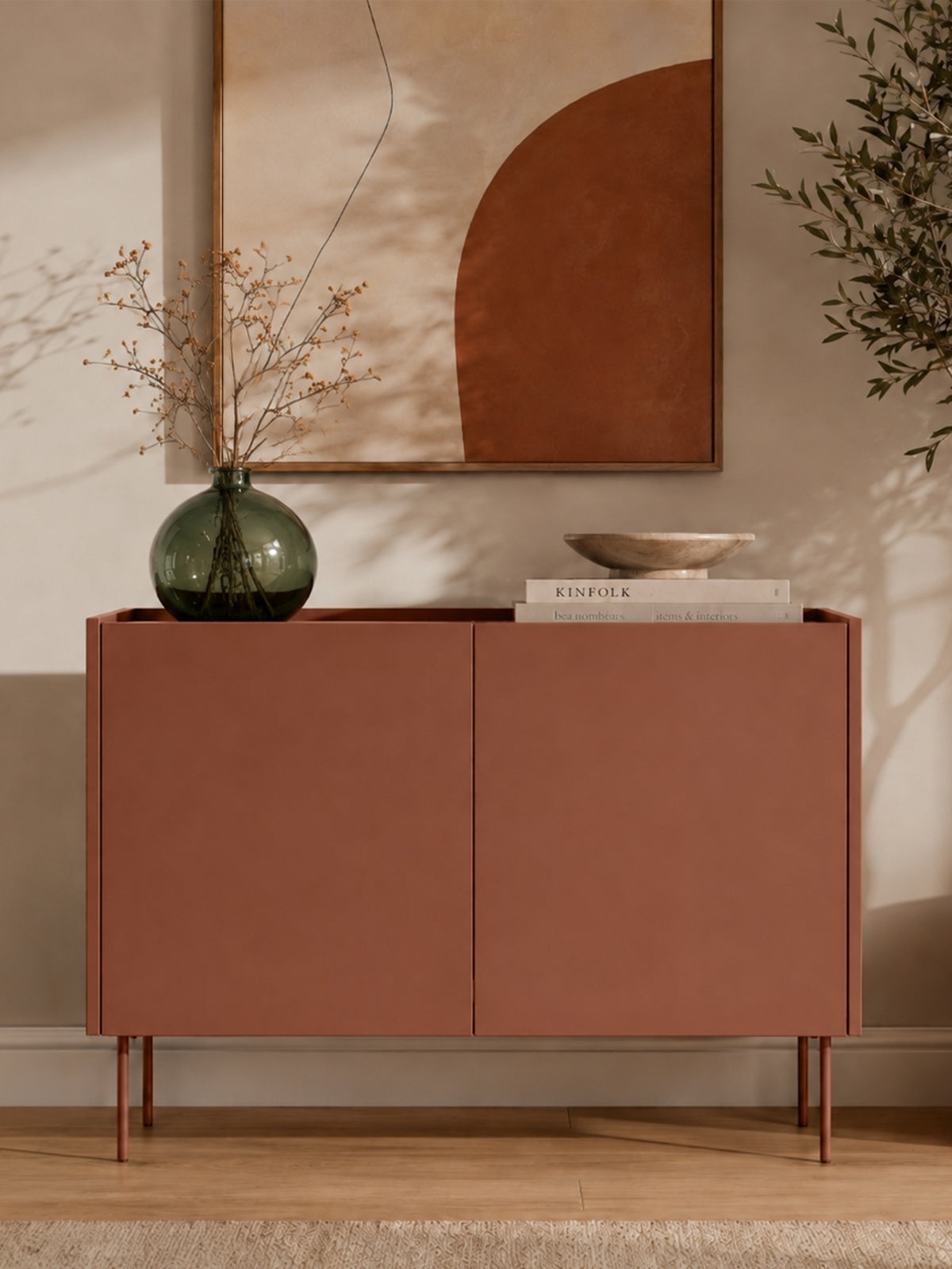 Desin 120 cm-es kétajtós komód ceramic red színben, felső lap Nagano tölgy