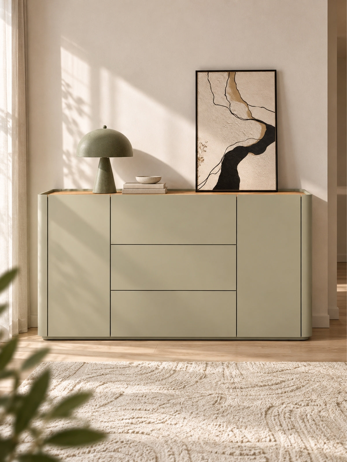 Elivo 150 cm komód eukaliptusz színben, három fiókkal és dąb baltic dune lapáttal