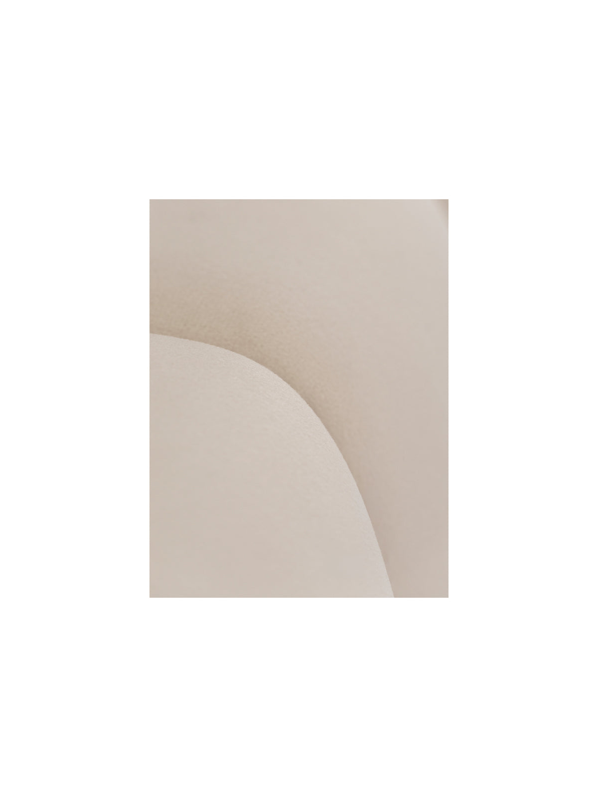 Beige kárpitozott Livani 120x200 ágy részlete fekete lábakkal