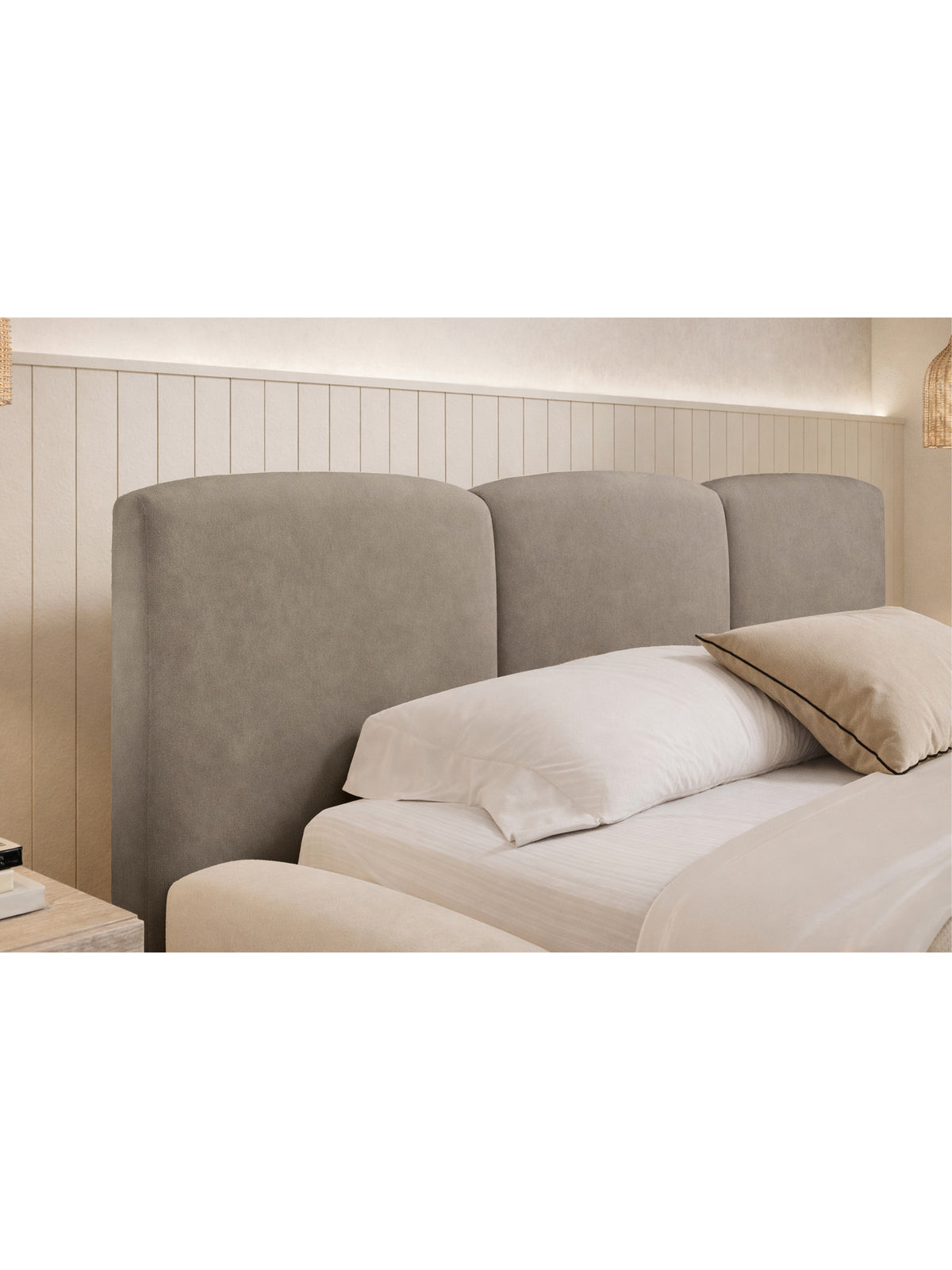 Marios 180x200 kárpitozott ágy bézs Castel 15 bársony anyagból, fejtámla részlet