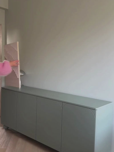 Komoda Sonatia II 200 cm czterodrzwiowa - kaszmir / nogi kule
