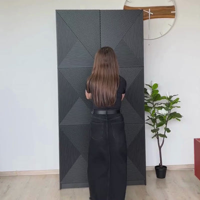 Szafa Asha 100 cm z ryflowanym frontem i metalowymi uchwytami- biały mat / czarne uchwyty