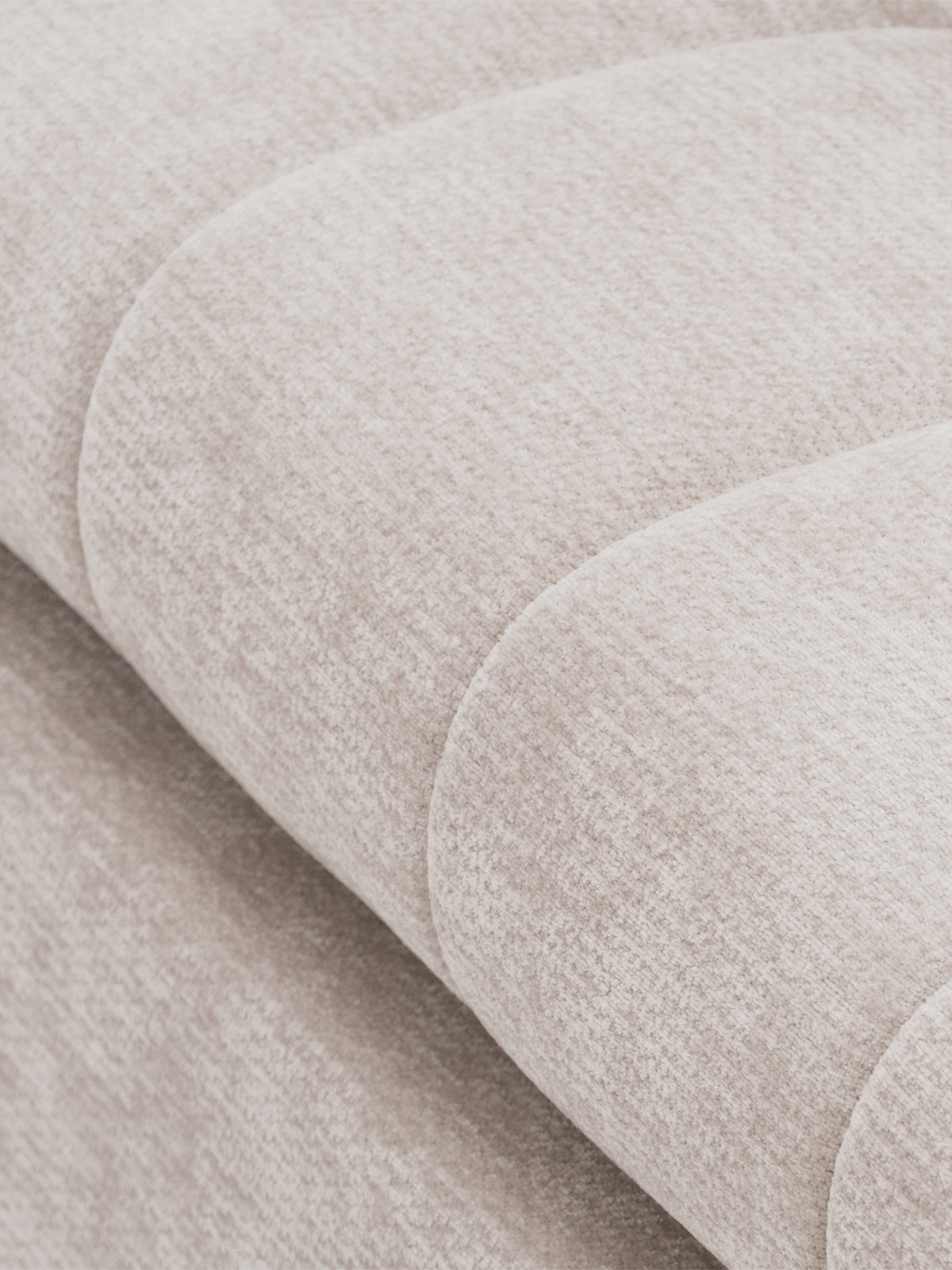 Tyrion háromszemélyes kanapé ággyá alakítható világos kárpit ülőrész részlet
