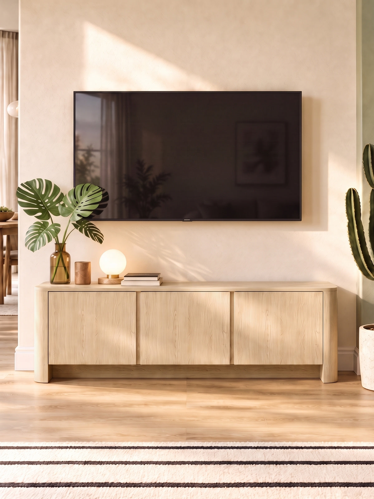 Szafka RTV Sorrenti 168 cm w kolorze dąb vicenza z trzema drzwiami i zaoblonymi krawędziami